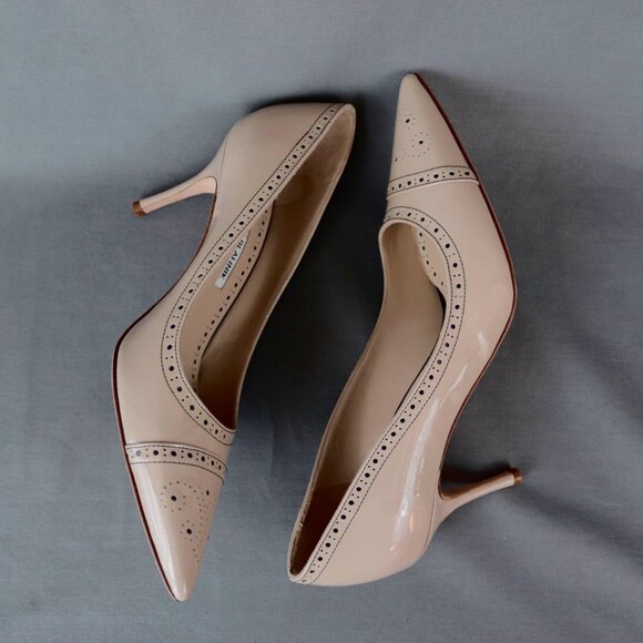 Manolo Blahnik 38 Quitohi Patent Nude Tan Point Toe Heels Perforated Laser Cut - Picture 16 of 16